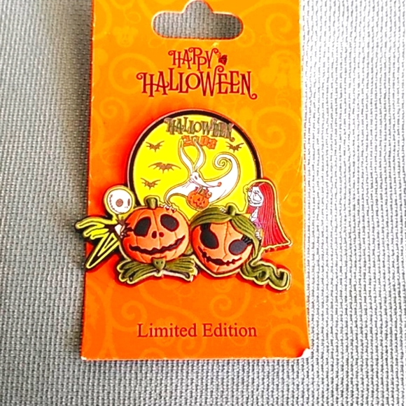 DISNEYLAND HAPPY HALLOWEEN LIMITED EDITION PIN - Picture 2 of 8